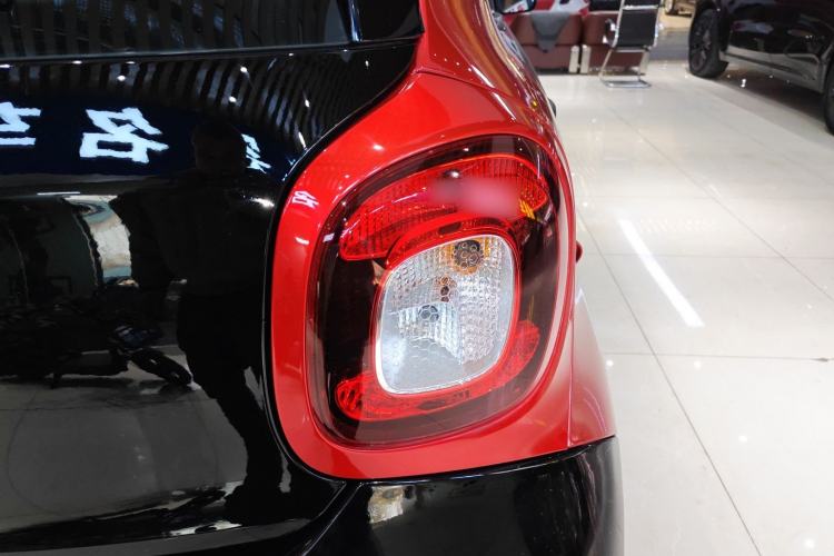 Used  forfour 2016 1.0L 52 kW Passion Edition
