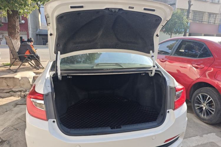 Used Honda Crider 2013 1.8L automatic luxury edition
