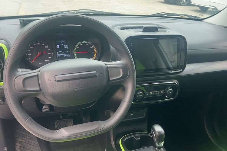 Used Roewe Clever 2021 302 km New Four-Seater Super-Efficient Version
