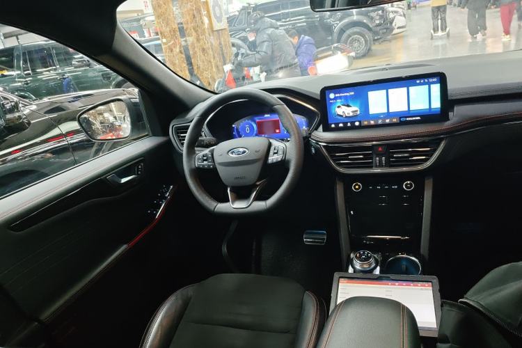 Used Ford Escape 2024 EcoBoost 245 Four-Wheel Drive ST-Line Pro Trim
