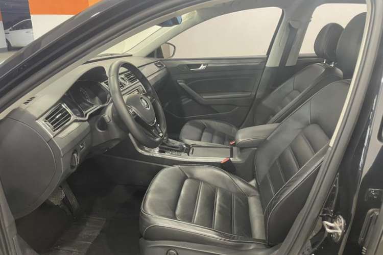 Used Volkswagen Passat 2017 330TSI DSG Luxury Edition
