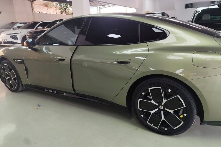 Used  SU7 2024 Rear-Drive Ultra-Long Range Advanced Pro-Level Intelligent Driving Version
