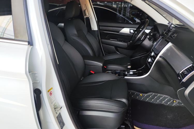 Used Haval H2 2018 Chuanxiang Edition 1.5T Dual-Clutch Two-Wheel Drive Fashion Model China V Standard
