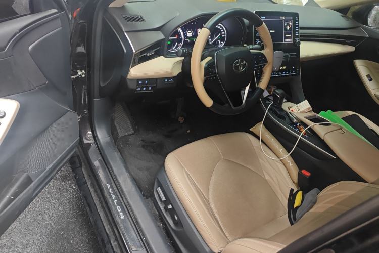 Used Toyota Avalon 2019 Dual-Engine 2.5L XLE Prestige Version China VI Standard

