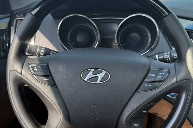 Used Hyundai Sonata 2014 2.4L Automatic Luxury Version China IV Standard
