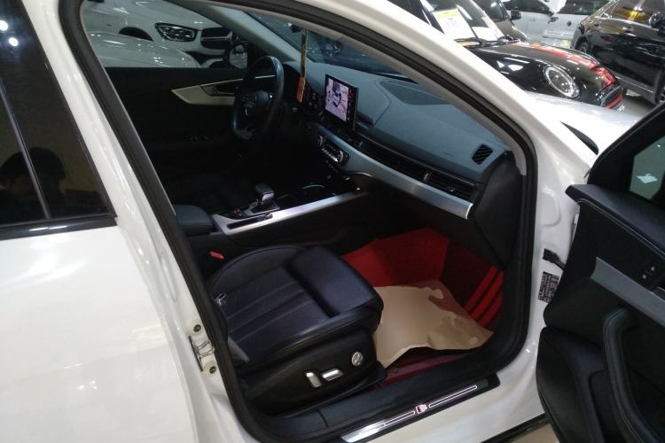 Used Audi A4L 2022 40 TFSI Luxury Dynamic Model
