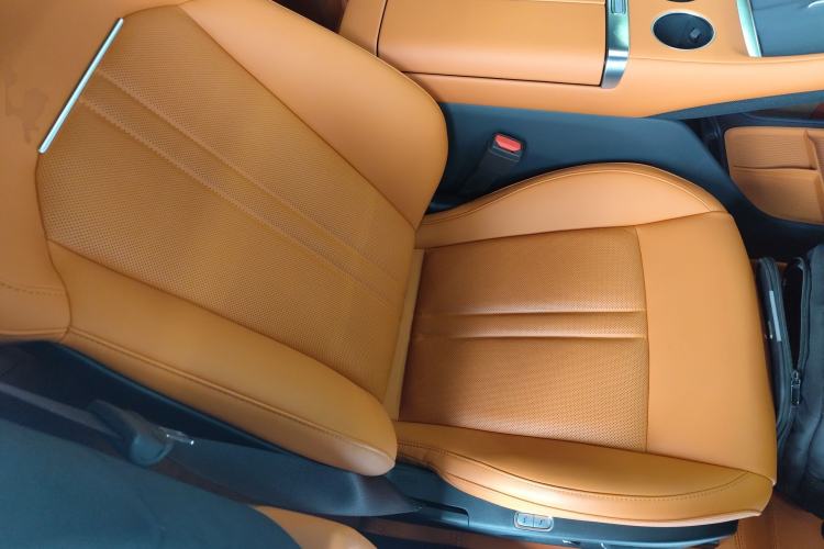 Used  YU7 2025 Ultra-Long Range High-Performance All-Wheel-Drive Max Edition
