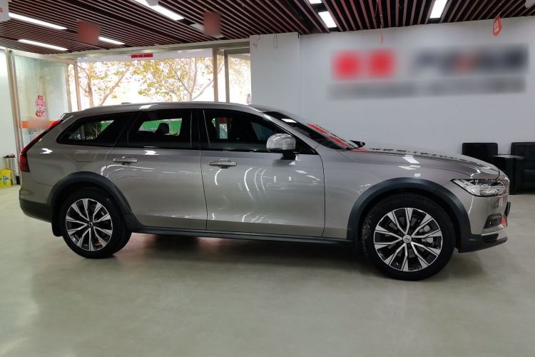 Used Volvo V90 2021 Cross Country B5 AWD Smart Range Edition
