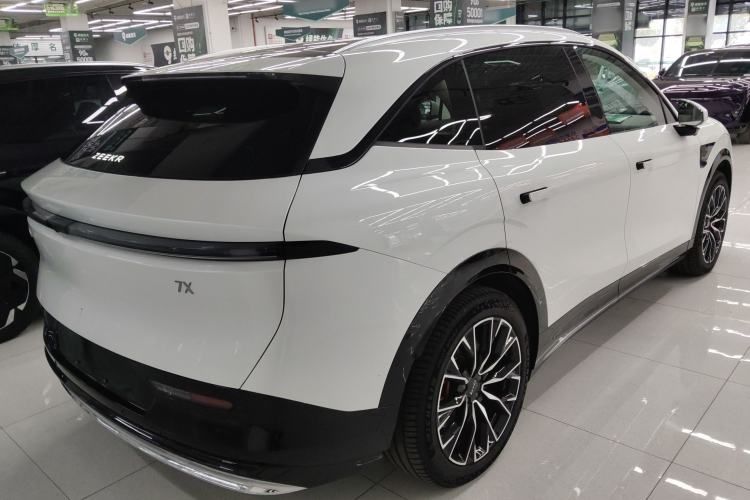 Used Zeekr 7X 2025 100 kWh Long-Range Rear-Wheel Drive with Intelligent Driving Features
