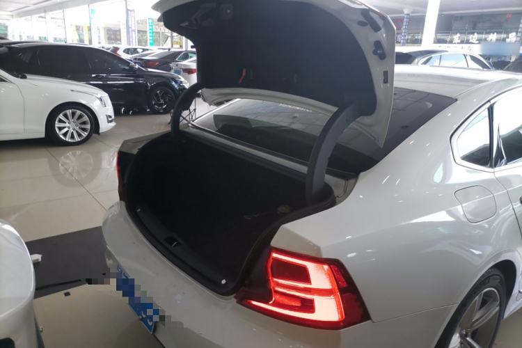 Used Volvo S90 2019 T5 Zhiyi Edition
