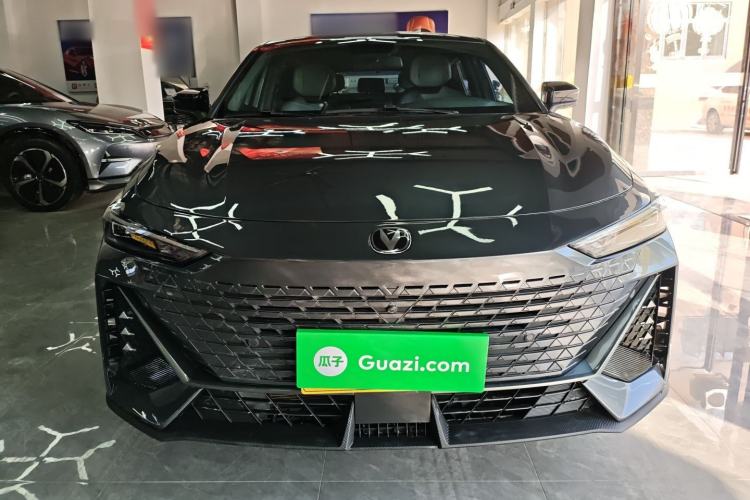 Used Changan UNI-V 2023 1.5T Prestige Model
