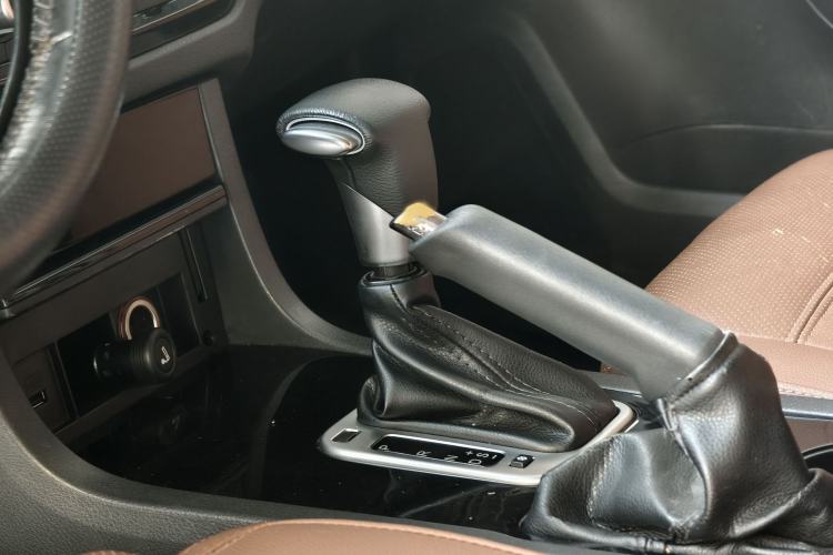 Used Yema T70 2015 Revised 1.8T CVT Elegant Version
