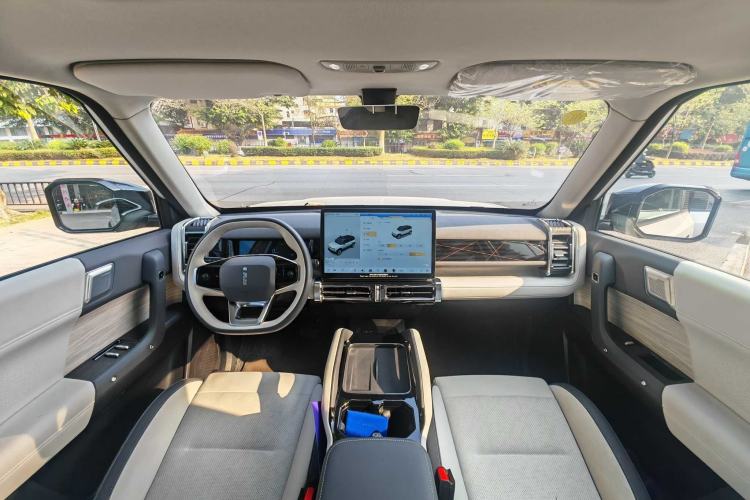 Used  03 2024 401km Range Two-Wheel Drive Coffee Entrepreneur Edition
