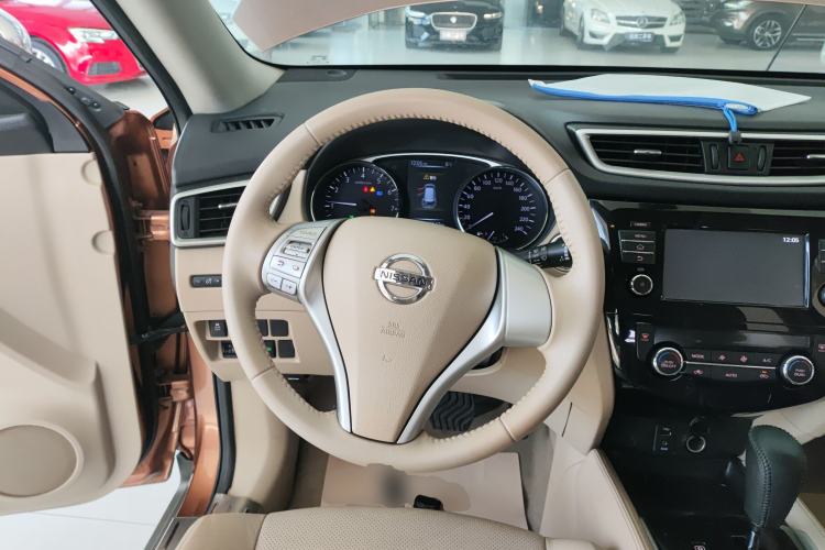 Used Nissan X-Trail 2015 2.0L CVT Comfort MAX Edition 2WD
