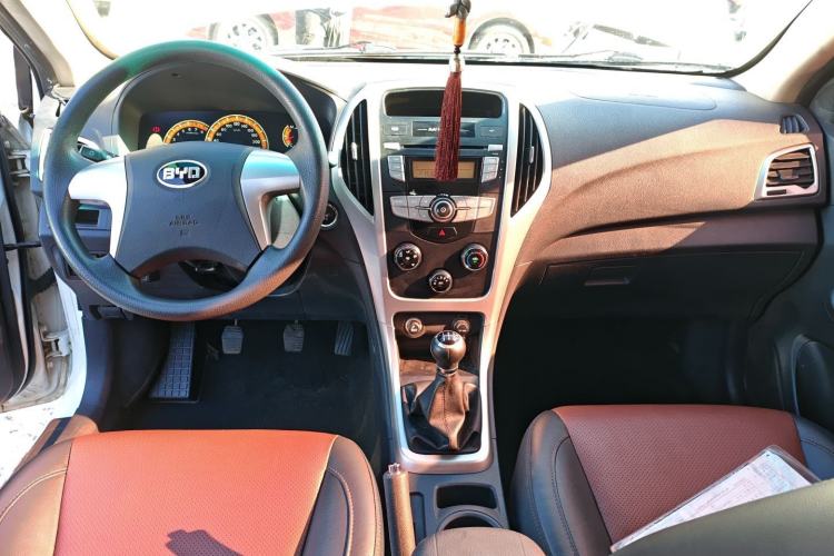 Used BYD F3 2015 Energy-Saving Edition 1.5L Manual Luxury Model