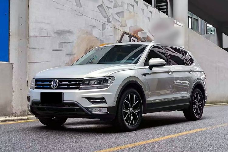 Used Volkswagen Tiguan L 2020 330TSI Automatic Two-Wheel Drive Smart Luxury Edition China VI Standard
