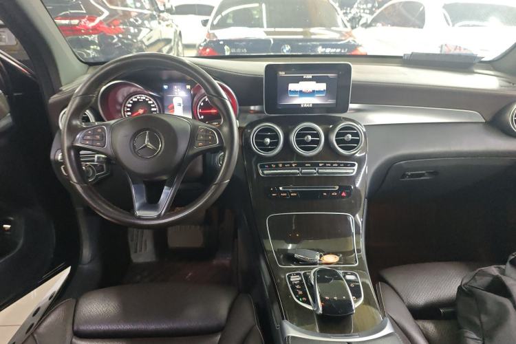 Used Mercedes-Benz GLC 2019 GLC 260 L 4MATIC Dynamic Model
