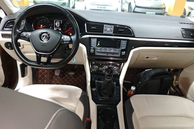 Used Volkswagen Lamando 2015 280TSI Manual Comfort Edition
