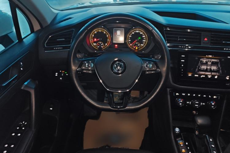 Used Volkswagen Tiguan L 2019 Revised 330TSI Automatic Two-Wheel Drive Smart & Luxury Edition China VI Standard
