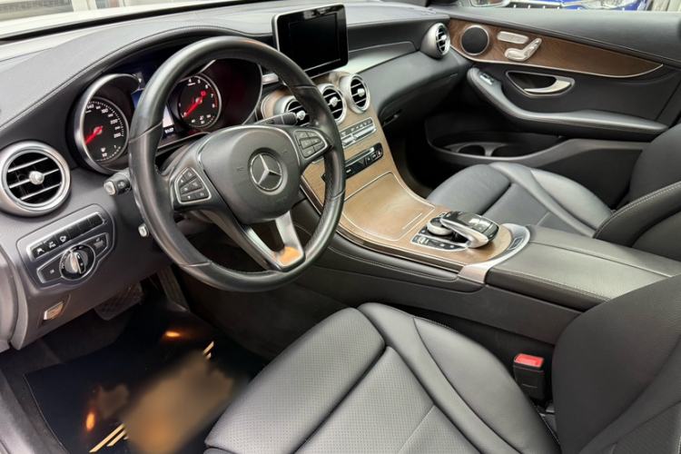 Used Mercedes-Benz GLC 2016 GLC 300 4MATIC Dynamic Model