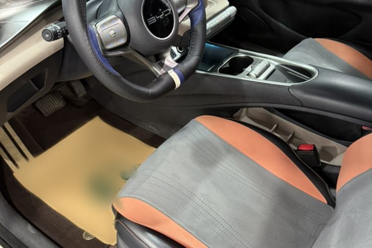 Used BYD Dolphin 2023 420 km Fashion Edition
