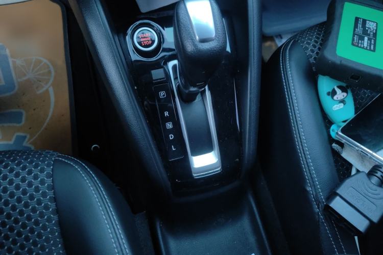 Used Nissan Kicks 2018 1.5L CVT Smart Connect Luxury Edition
