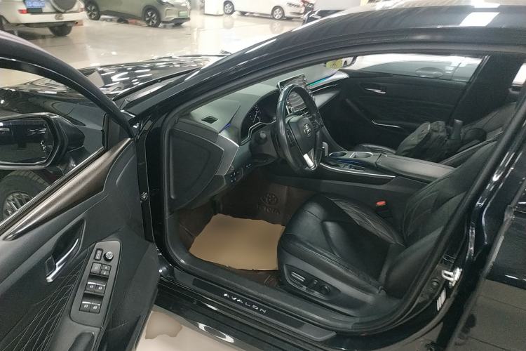 Used Toyota Avalon 2019 2.5L Touring Premium Version China VI Standard