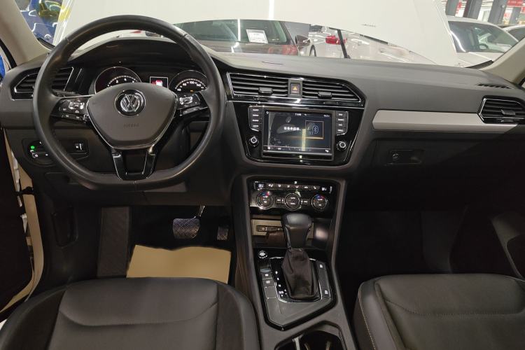 Used Volkswagen Tiguan L 2017 330TSI Automatic Two-Wheel Drive Luxury Edition