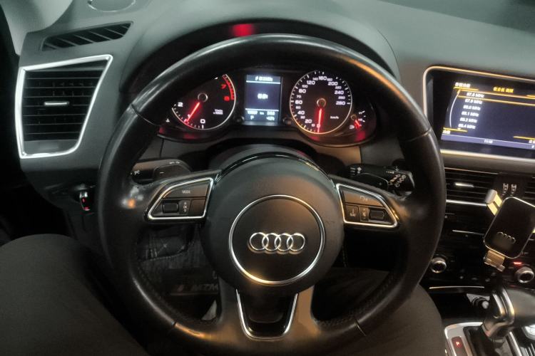 Used Audi Q5 2017 40 TFSI Comfort Model
