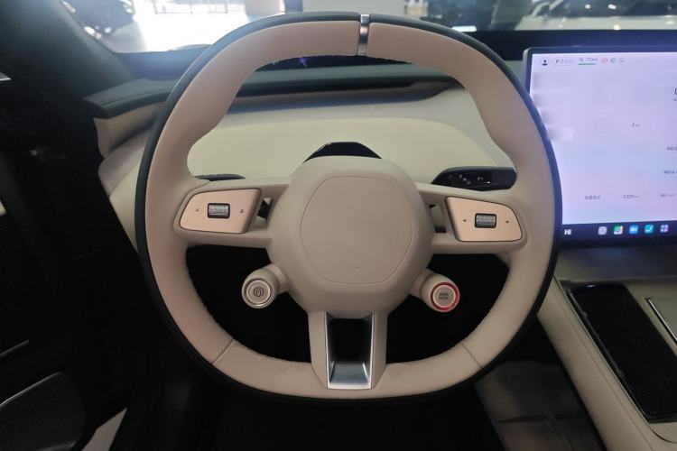 Used  YU7 2025 Ultra-Long Range High-Performance All-Wheel-Drive Max Edition
