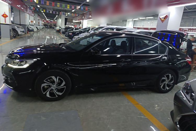 Used Honda Accord 2016 2.0L Luxury Edition
