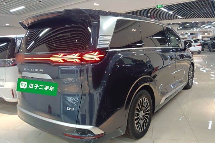 Used Denza D9 2022 EV 600 Four-Wheel Drive Flagship Model
