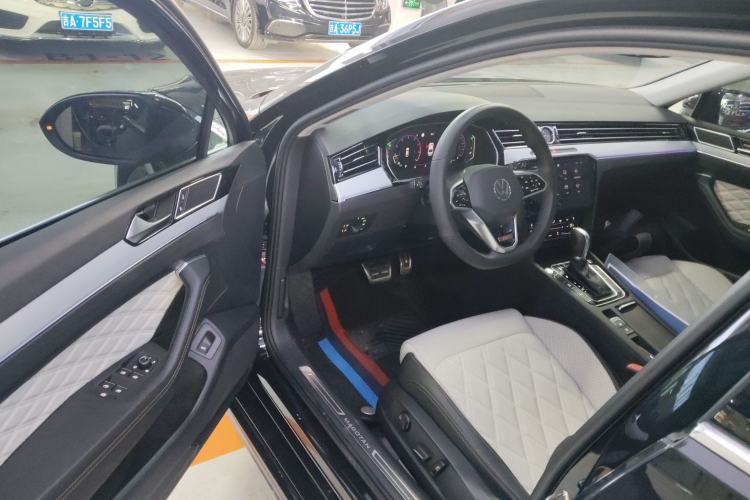 Used Volkswagen Magotan 2023 2 Million Units Commemorative Edition 330TSI DSG Luxury Version
