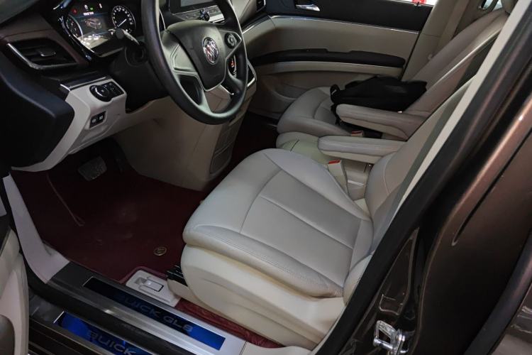 Used Buick GL8 2023 Land Executive Class Comfort Model