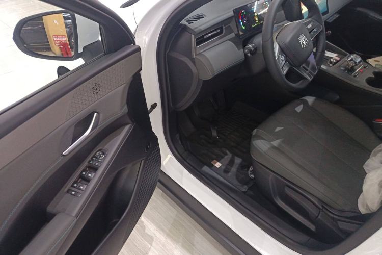 Used BYD Qin PLUS 2025 DM-i Smart Drive 55KM Leading Model