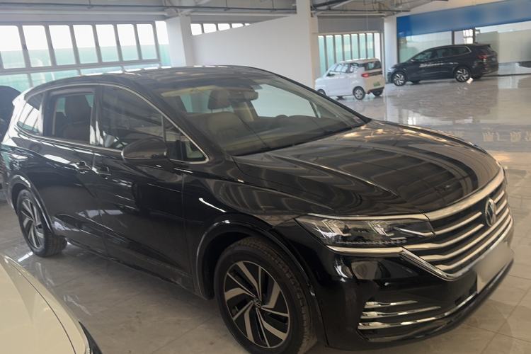 Used Volkswagen Viloran 2023 Facelift 330TSI Luxury Edition
