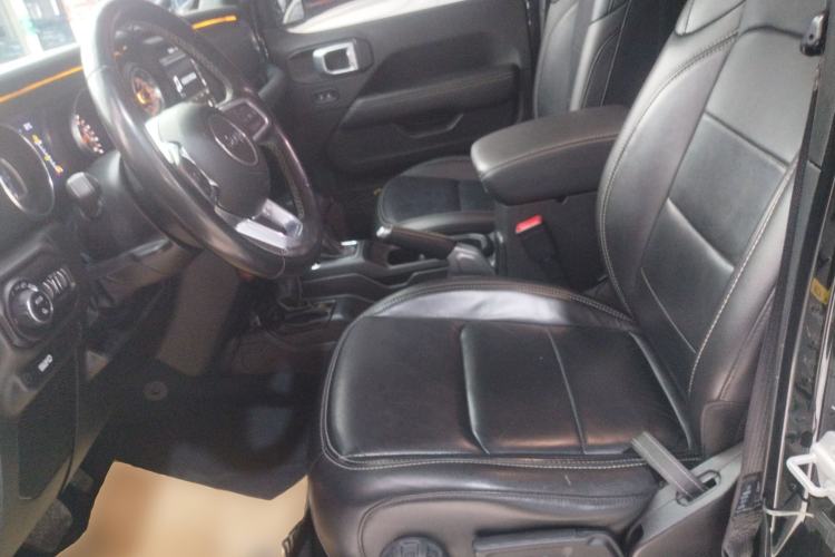 Used  Gladiator 2022 3.6L Pioneer Edition