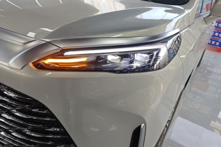 Used Buick GL8 New Energy 2025 Lu Shang Luxury Edition 7-Seater
