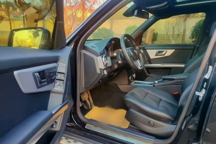 Used Mercedes-Benz GLK-Class 2015 GLK 260 4MATIC Dynamic Edition Ultimate Version
