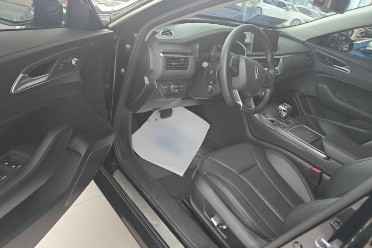 Used Hongqi H5 2022 Classic Model Facelift 1.8T Automatic Smart Connect Flagship Edition
