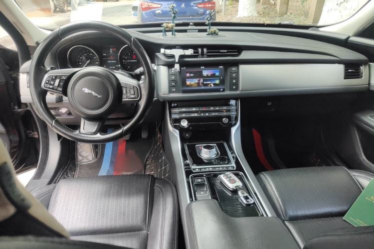 Used Jaguar XF 2016 XF 2.0T Two-Wheel-Drive Luxury Edition
