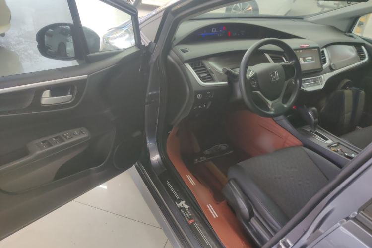 Used Honda Jade 2017 1.8L automatic Comfort version 5 seats
