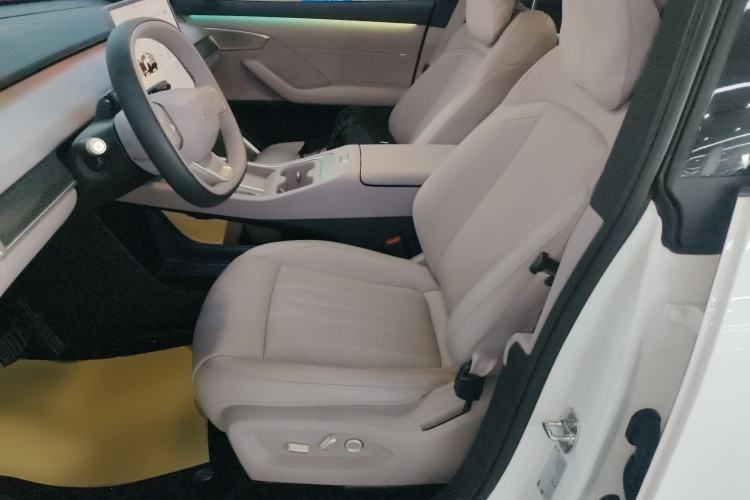 Used ONVO L60 2024 60 kWh Rear-Drive Version
