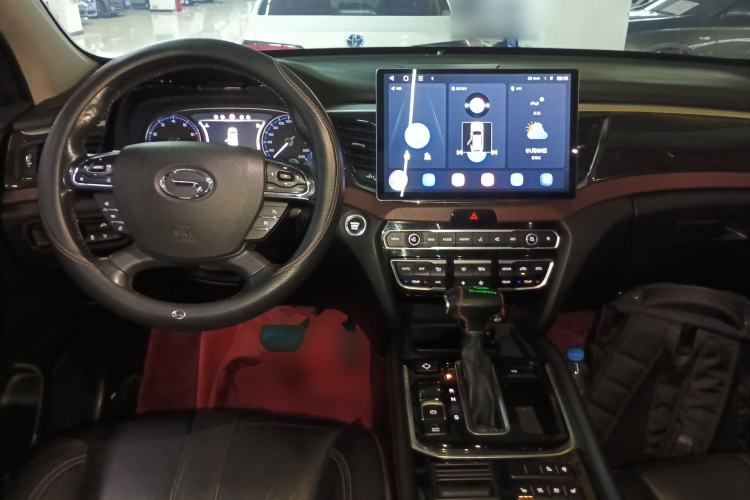 Used GAC Trumpchi GS8 2017 320T Two-Wheel Drive Luxury Smart Connectivity Version (7 Seats)