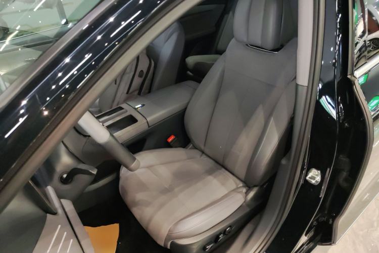 Used VOYAH PASSION 2024 PHEV Four-Wheel Drive Ultra-Long Range Flagship Model
