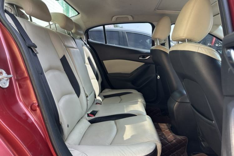 Used Mazda Mazda 3 Axela 2014 Sedan 2.0L Automatic Flagship Model
