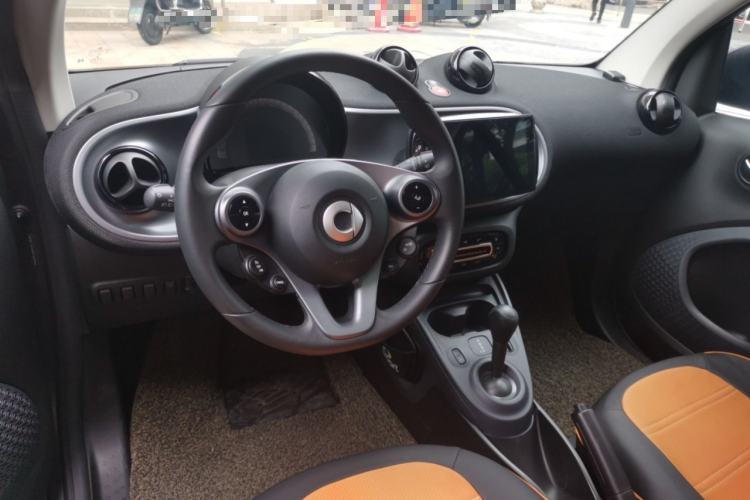 Used  fortwo 2019 0.9T 66kW Hardtop Wind Power Edition China VI
