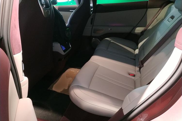 Used  YU7 2025 Ultra-Long Range High-Performance All-Wheel-Drive Max Edition