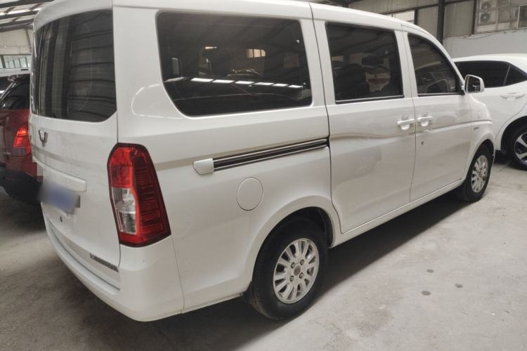 Used Wuling Rongguang V 2018 1.5L Standard Version
