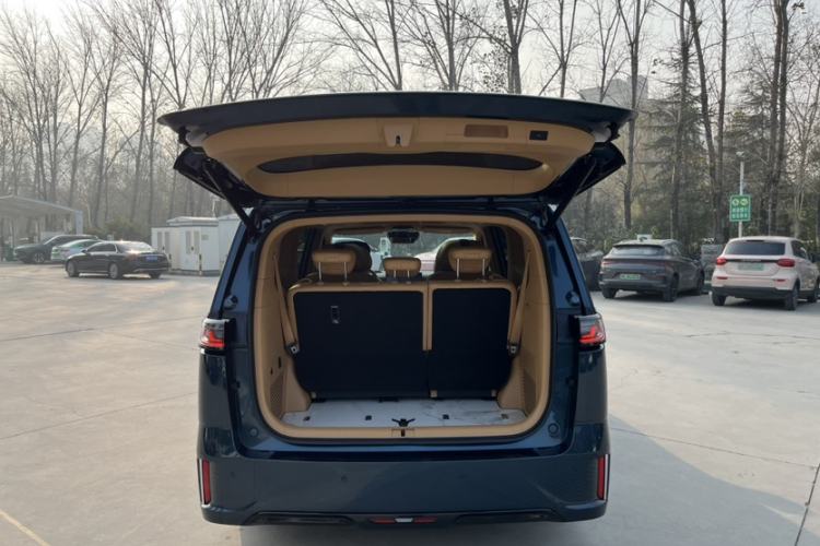 Used VOYAH Dream 2025 PHEV Four-Wheel-Drive Flagship Version – Qiankun Edition
